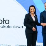 „Szkoła międzypokoleniowa” – cyfrowy projekt łączący uczniów i seniorów